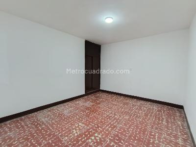 Casa de 4 alcobas en arriendo en La Floresta, Medellín, 200 m² · foto 6 de 16