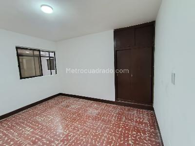 Casa de 4 alcobas en arriendo en La Floresta, Medellín, 200 m² · foto 7 de 16