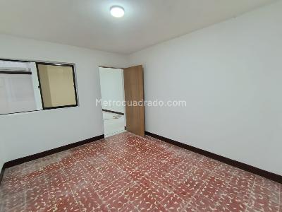 Casa de 4 alcobas en arriendo en La Floresta, Medellín, 200 m² · foto 9 de 16