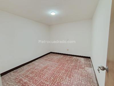 Casa de 4 alcobas en arriendo en La Floresta, Medellín, 200 m² · foto 10 de 16