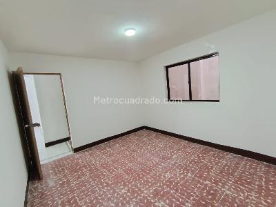 Casa de 4 alcobas en arriendo en La Floresta, Medellín, 200 m² · foto 12 de 16