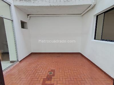 Casa de 4 alcobas en arriendo en La Floresta, Medellín, 200 m² · foto 14 de 16