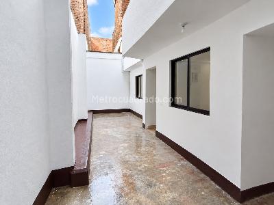 Casa de 4 alcobas en arriendo en La Floresta, Medellín, 200 m² · foto 15 de 16