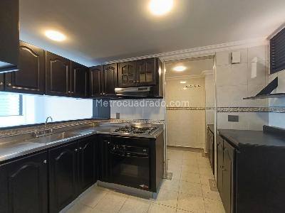 Apartamento de 2 alcobas en arriendo en Conquistadores, Medellín, 80 m² · foto 3 de 15