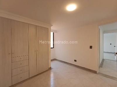 Apartamento de 2 alcobas en arriendo en Conquistadores, Medellín, 80 m² · foto 11 de 15