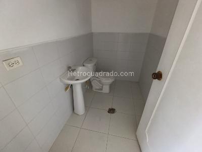 Casa de 5 alcobas en arriendo en Laureles Medellin, Medellín, 260 m² · foto 3 de 20
