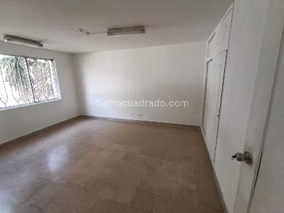 Casa de 5 alcobas en arriendo en Laureles Medellin, Medellín, 260 m² · foto 8 de 20
