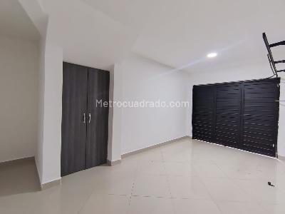 Casa de 4 alcobas en arriendo en La Floresta, Medellín, 175 m² · foto 3 de 20