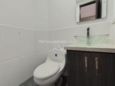 Casa de 4 alcobas en arriendo en La Floresta, Medellín, 175 m² · foto 7 de 20