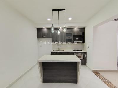 Casa de 4 alcobas en arriendo en La Floresta, Medellín, 175 m² · foto 8 de 20