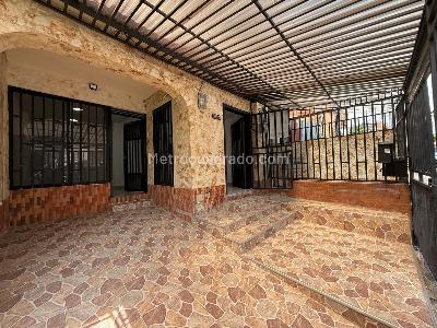 Casa de 3 alcobas en arriendo en La Floresta, Medellín, 115 m² · foto 4 de 17