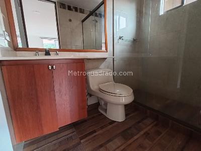Casa de 2 alcobas en arriendo en Loma Del Escobero Envigado, Envigado, 90 m² · foto 10 de 13