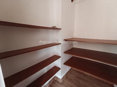 Casa de 2 alcobas en arriendo en Loma Del Escobero Envigado, Envigado, 90 m² · foto 6 de 13