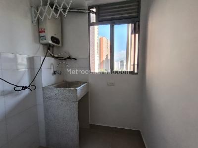 Apartamento de 3 alcobas en arriendo en Loma San Jose Sabaneta, Sabaneta, 80 m² · foto 3 de 16