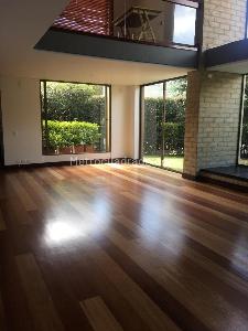 Casa de 4 alcobas en venta en San Jose De Bavaria, Bogotá, 320 m² · foto 4 de 20