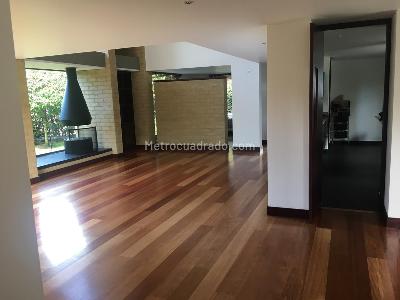 Casa de 4 alcobas en venta en San Jose De Bavaria, Bogotá, 320 m² · foto 3 de 20