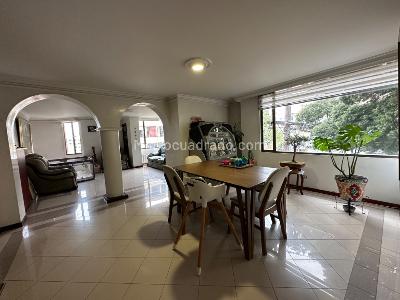 Apartamento de 5 alcobas en venta en Chapinero Alto, Bogotá, 223 m² · foto 4 de 19