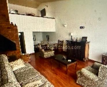 Casa de 4 alcobas en venta en Pontevedra Potosi, Bogotá, 251 m² · foto 3 de 20