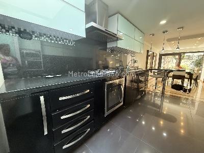 Casa de 4 alcobas en venta en Antigua Helvetia Sotileza, Bogotá, 214 m² · foto 8 de 20