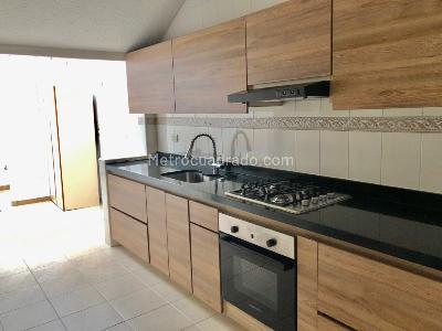 Casa de 4 alcobas en venta en La Alhambra Monaco, Bogotá, 225 m² · foto 4 de 20