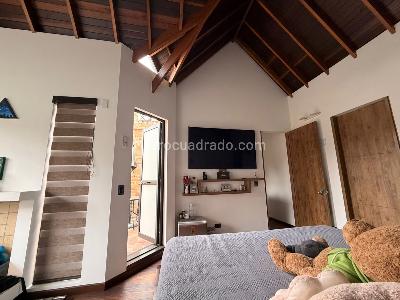 Casa de 3 alcobas en venta en Colina Atenas, Bogotá, 232 m² · foto 2 de 17