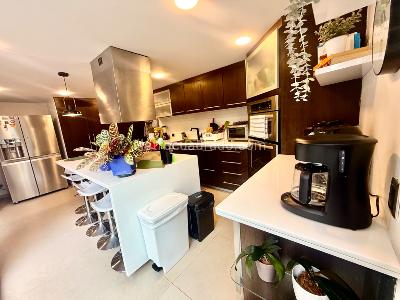 Casa de 5 alcobas en venta en Bosque De Gratamira, Bogotá, 191 m² · foto 6 de 19