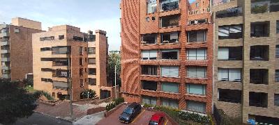 Apartamento de 3 alcobas en venta en Los Rosales, Bogotá, 200 m² · foto 3 de 17