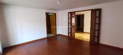 Apartamento de 3 alcobas en venta en Los Rosales, Bogotá, 200 m² · foto 4 de 17