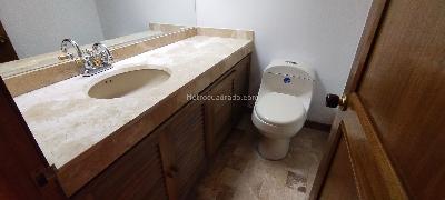 Apartamento de 3 alcobas en venta en Los Rosales, Bogotá, 200 m² · foto 9 de 17