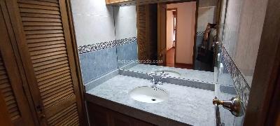 Apartamento de 3 alcobas en venta en Los Rosales, Bogotá, 200 m² · foto 10 de 17