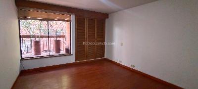 Apartamento de 3 alcobas en venta en Los Rosales, Bogotá, 200 m² · foto 12 de 17