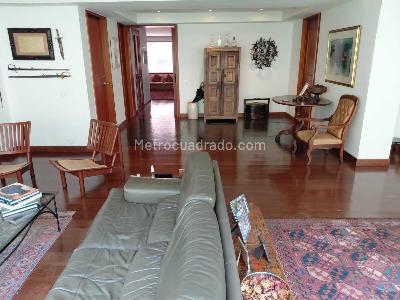 Apartamento de 2 alcobas en venta en Los Rosales, Bogotá, 206 m² · foto 9 de 20