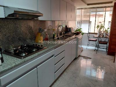 Apartamento de 2 alcobas en venta en Los Rosales, Bogotá, 206 m² · foto 10 de 20