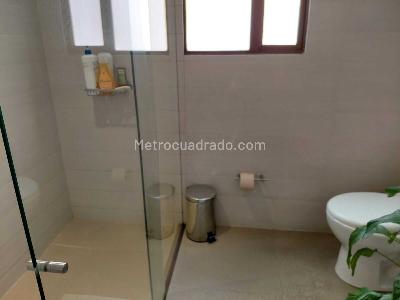 Apartamento de 2 alcobas en venta en Los Rosales, Bogotá, 206 m² · foto 19 de 20