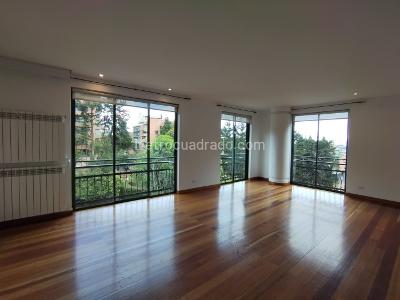 Apartamento de 3 alcobas en venta en Los Rosales, Bogotá, 250 m² · foto 2 de 20