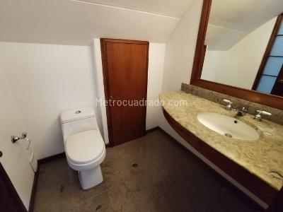 Apartamento de 3 alcobas en venta en Los Rosales, Bogotá, 250 m² · foto 4 de 20