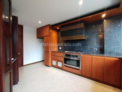Apartamento de 3 alcobas en venta en Los Rosales, Bogotá, 250 m² · foto 5 de 20