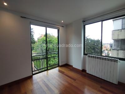 Apartamento de 3 alcobas en venta en Los Rosales, Bogotá, 250 m² · foto 9 de 20