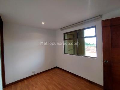 Apartamento de 3 alcobas en venta en Los Rosales, Bogotá, 250 m² · foto 16 de 20