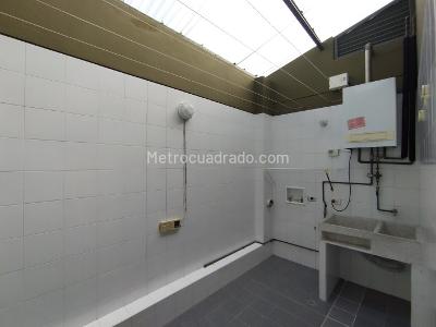Apartamento de 3 alcobas en venta en Los Rosales, Bogotá, 250 m² · foto 19 de 20