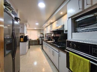 Apartamento de 2 alcobas en venta en Los Rosales, Bogotá, 197 m² · foto 10 de 18