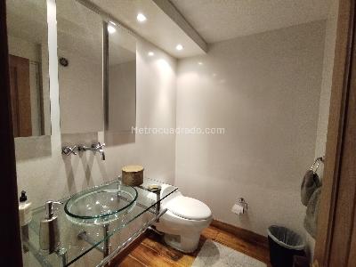 Apartamento de 2 alcobas en venta en Los Rosales, Bogotá, 197 m² · foto 3 de 18