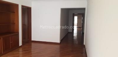 Apartamento de 4 alcobas en venta en Los Rosales, Bogotá, 257 m² · foto 4 de 12