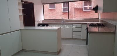 Apartamento de 4 alcobas en venta en Los Rosales, Bogotá, 257 m² · foto 9 de 12