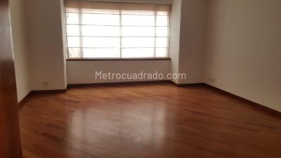 Apartamento de 4 alcobas en venta en Los Rosales, Bogotá, 257 m² · foto 12 de 12