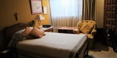 Apartamento de 3 alcobas en venta en Los Rosales, Bogotá, 235 m² · foto 5 de 8