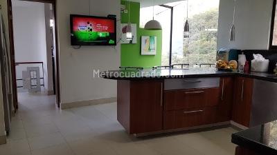 Casa de 3 alcobas en venta en Vereda Fusca, Chía, 257 m² · foto 8 de 10
