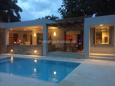 Casa de 4 alcobas en venta en Hacienda Peñalisa, Girardot, 1400 m² · foto 4 de 11
