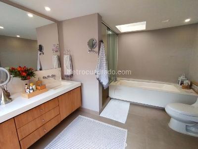 Apartamento de 3 alcobas en venta en Santa Barbara Alta, Bogotá, 297 m² · foto 18 de 20