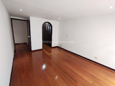 Apartamento de 2 alcobas en venta en Santa Barbara Occidental, Bogotá, 125 m² · foto 4 de 13